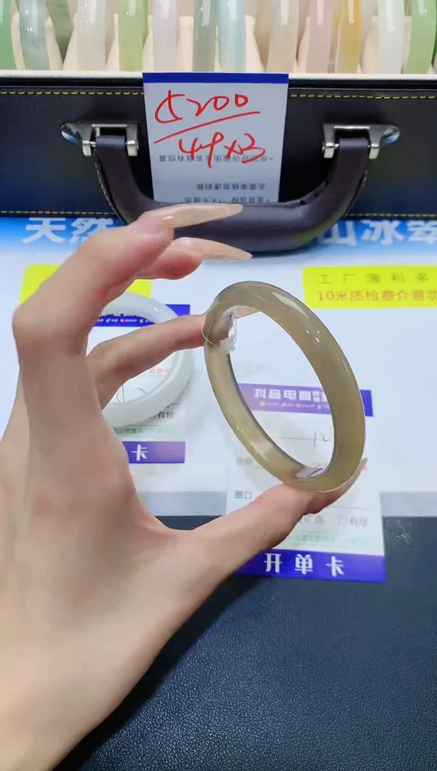 【闪购商品】石英质玉手镯未镶嵌102 XB