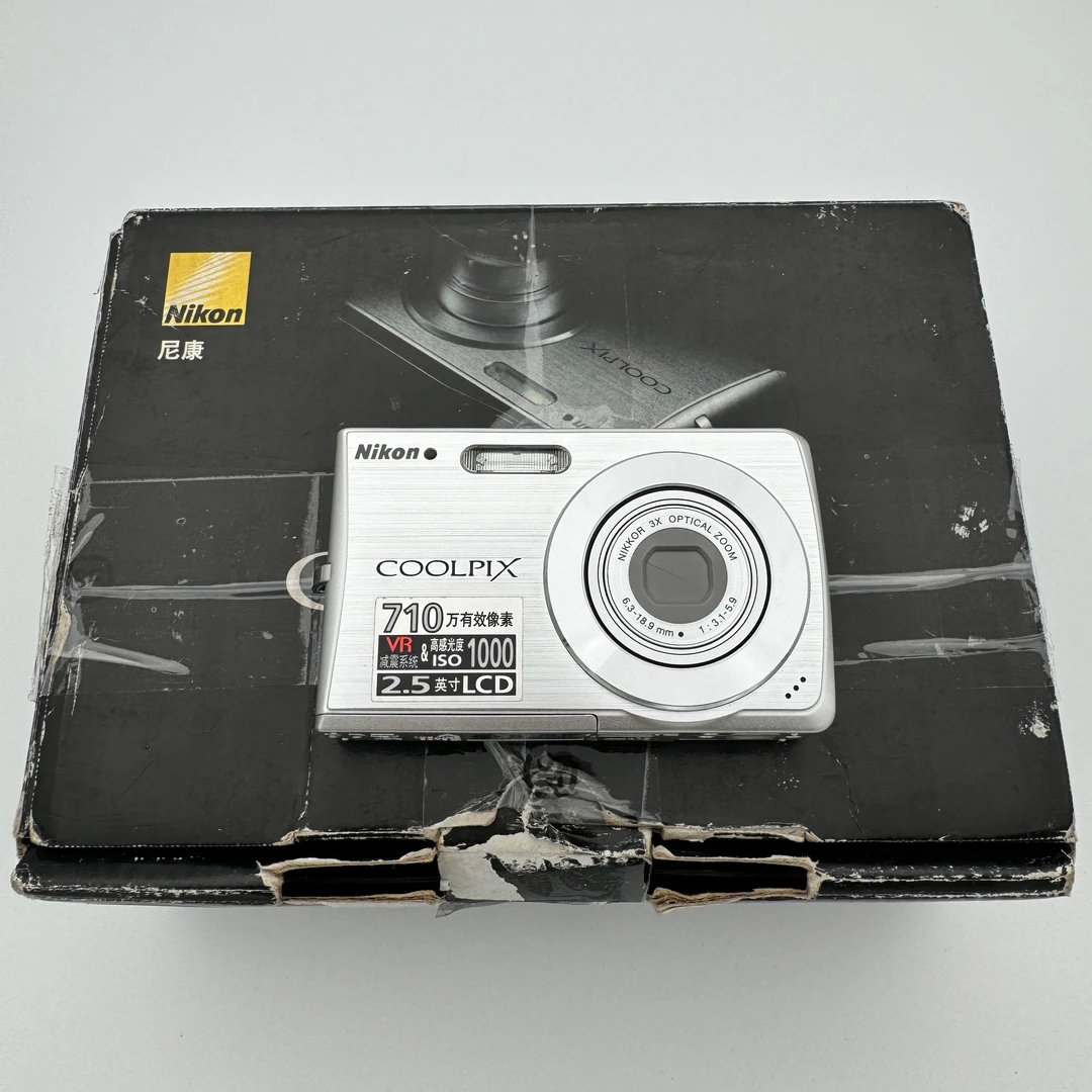 99新 Nikon/尼康 s200银色学生拍照摄影复古便携式卡片机