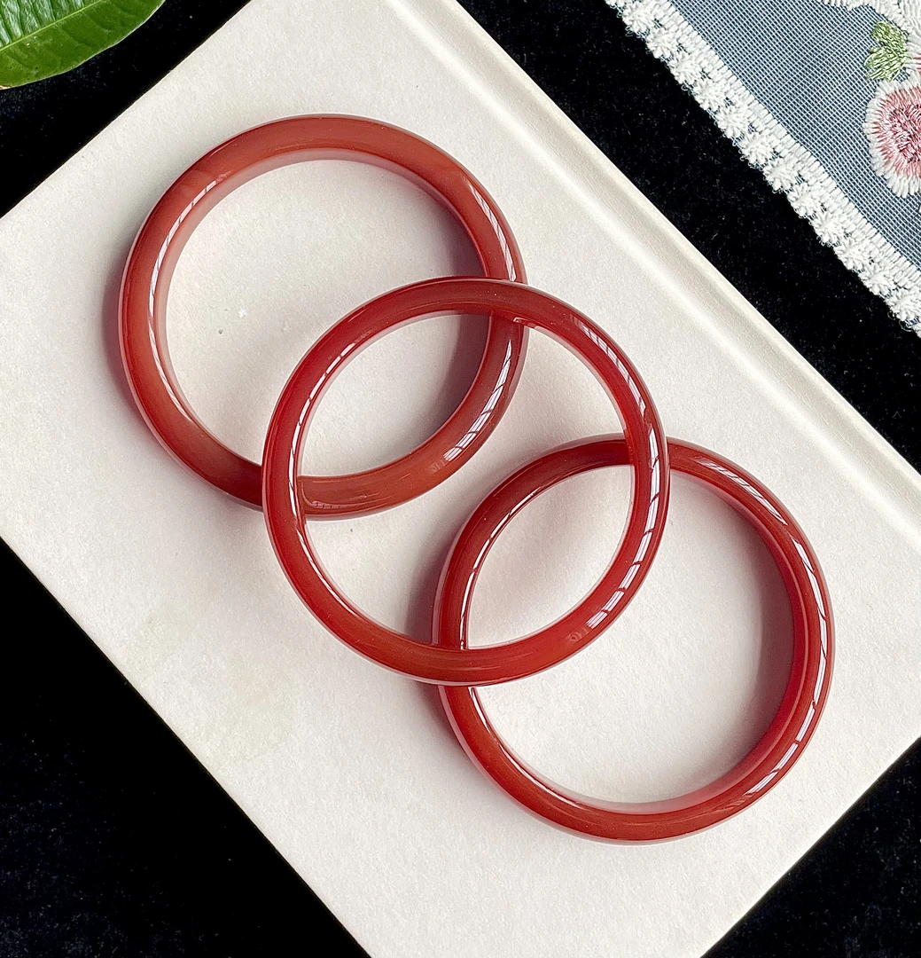 正红玛瑙玉髓精品牛血红正装手镯【多样性发拍一发一 】HH054