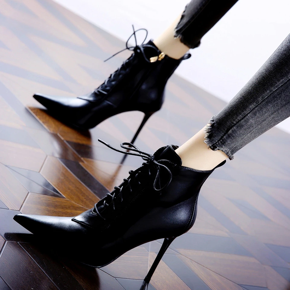 2025冬新款短靴子尖头高跟鞋细跟交叉绑带显瘦气质加绒马丁靴女鞋