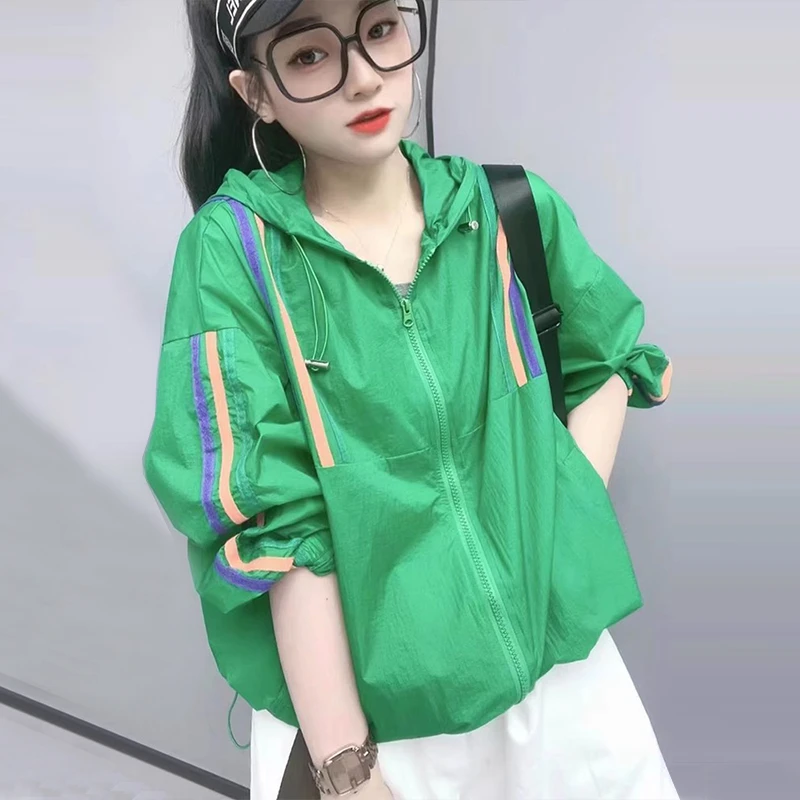 2025夏季新款户外防晒衣薄款外套女款外穿网红运动宽松连帽防晒服