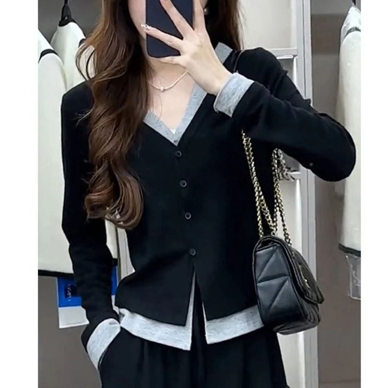 秋款女装假两件针织衫小个子2025新款时尚v领修身长袖打底衫上衣