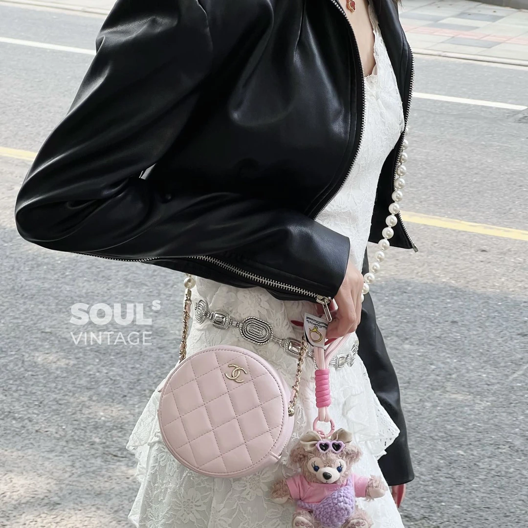 95新 Chanel/香奈儿 Chanel 樱花粉 羊皮 珍珠链小圆饼/651565778