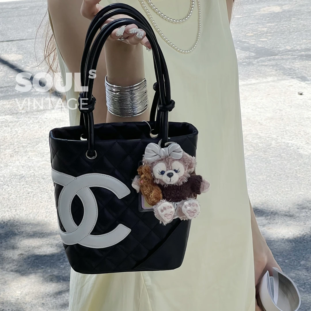 95新 Chanel/香奈儿 订金 黑白 牛皮康鹏菜篮子mini/679538265