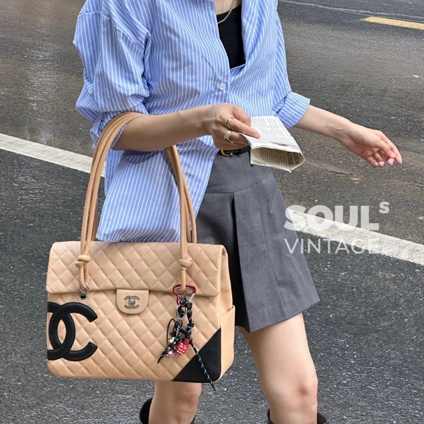 95新 Chanel/香奈儿 奶茶色拼黑logo 牛皮 康鹏机场/637717527