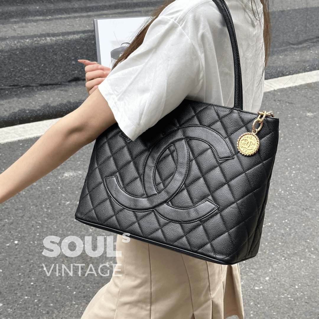 95新 Chanel/香奈儿 Chanel 黑金 羊皮 希尔顿 单肩包/620606203
