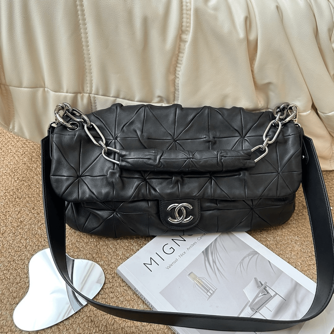 95新 Chanel/香奈儿 Chanel 黑银 羊皮 褶皱2way机场包/685065760