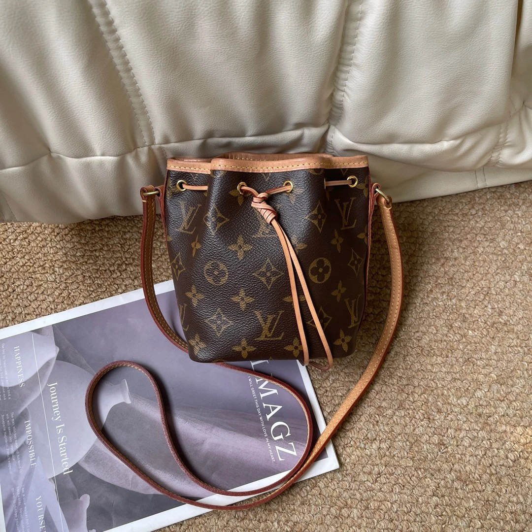 95新 LV Lv 老花 抽绳水桶nano/611443397