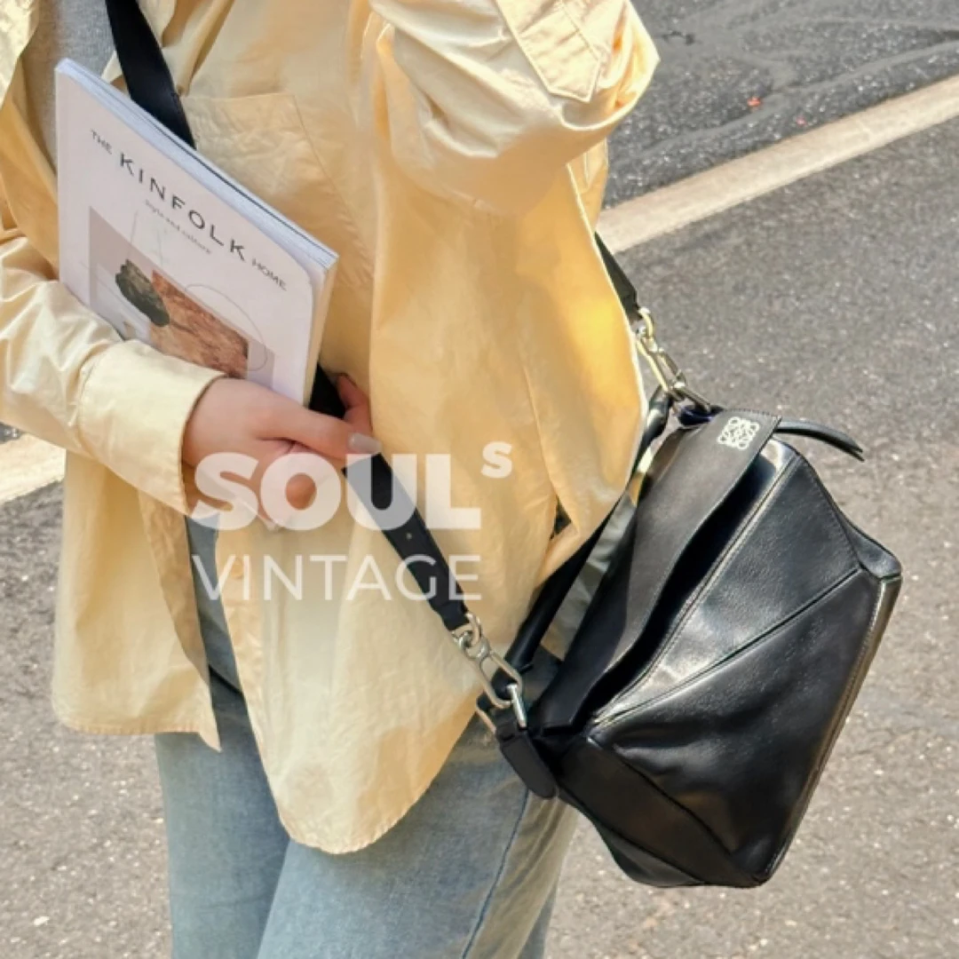 95新 LOEWE/罗意威 Loewe 黑色 puzzle中号斜挎包/626202612