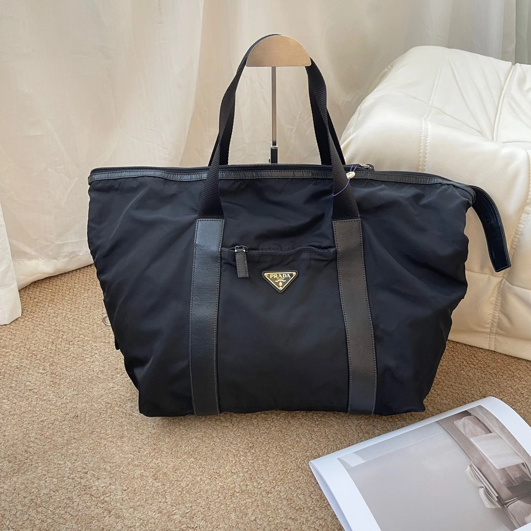 95新 Prada/普拉达 Prada 黑银尼龙大托特/616231674