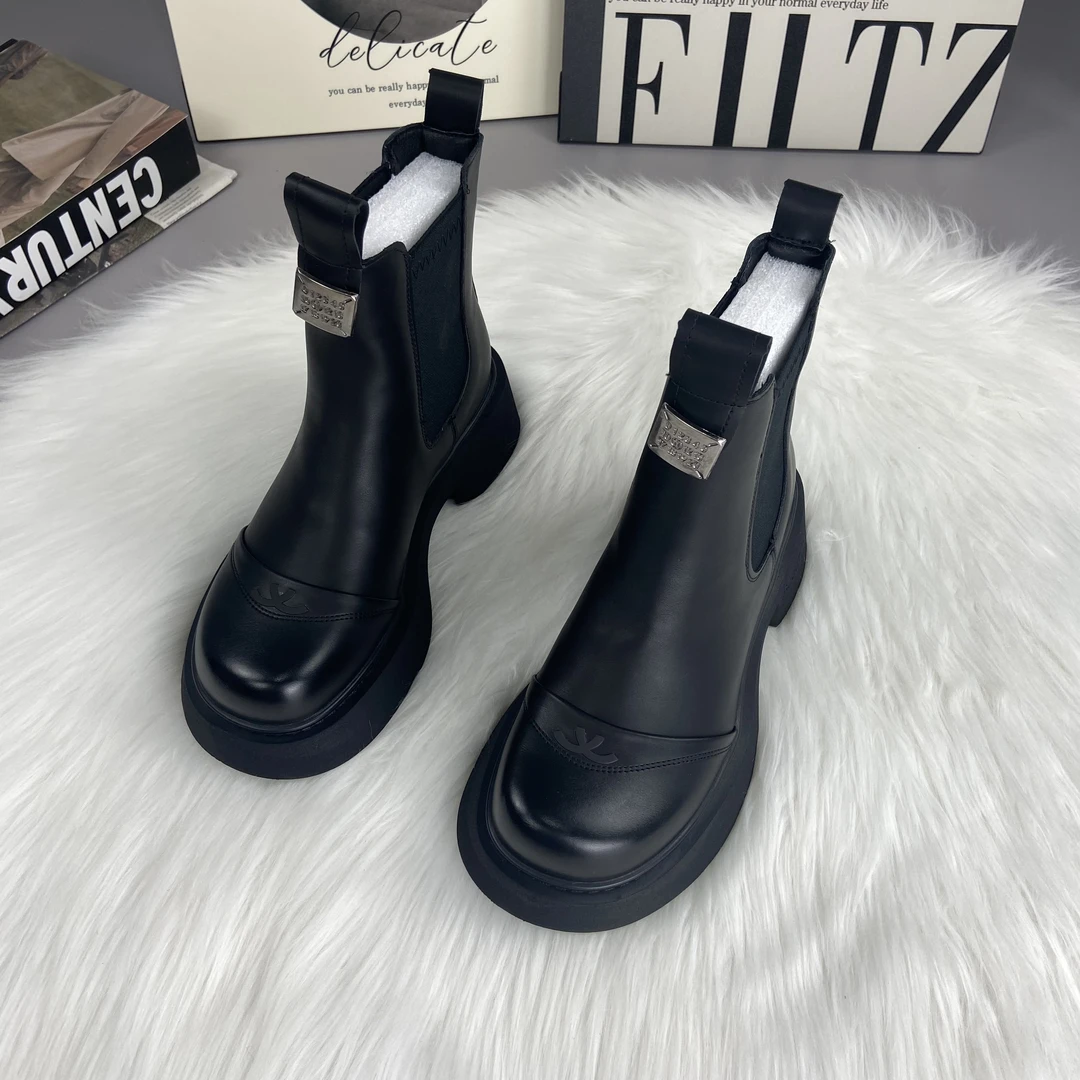 软皮爆款烟筒靴女2024秋冬新款百搭软底软面轻便不累脚耐磨马丁靴