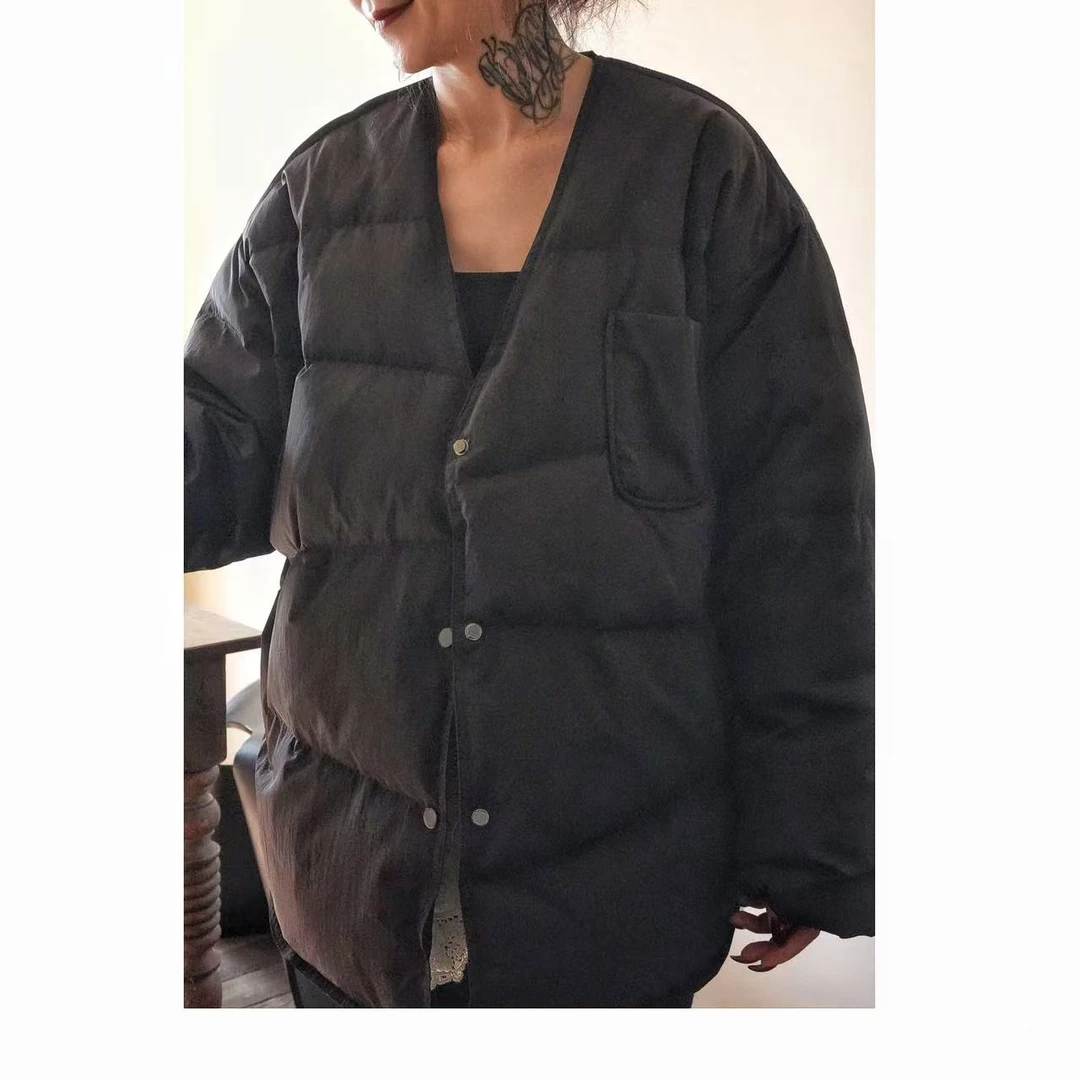 8121大V领羽绒服黑色均码休闲百搭宽松保暖冬季简约