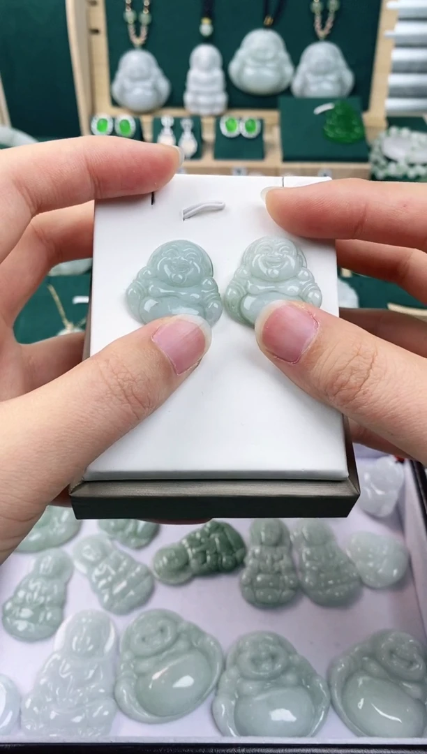 【闪购商品】翡翠颈饰未镶嵌佛公（多样性发货发其一）