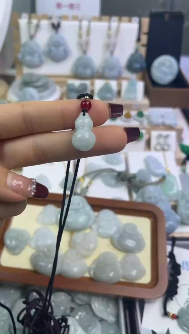 【闪购商品】翡翠颈饰未镶嵌葫芦（多样性发货选其一）