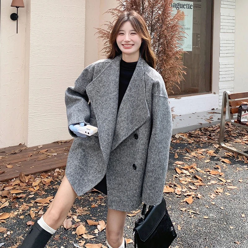 灰色短款毛呢外套女秋冬高级感时尚韩系宽松慵懒翻面毛绒呢子大衣