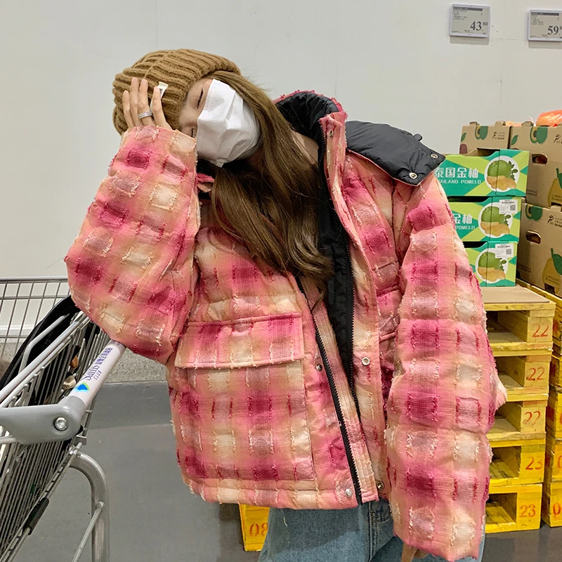 甜酷粉色格子羽绒休闲女冬季2024新款设计感短款面包服厚时尚潮流