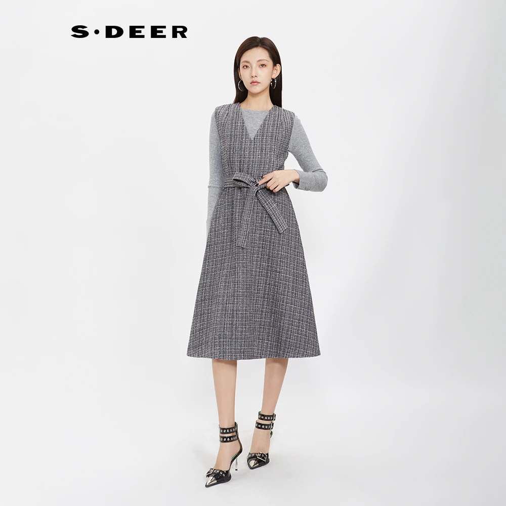 S·DEER圣迪奥女装时尚气质秋款小香风V领格纹百搭无袖连衣裙