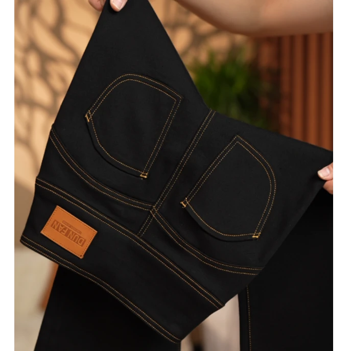 2025春季新款蜜桃臀高腰牛仔裤女修身黑色微喇裤显瘦弹力紧身