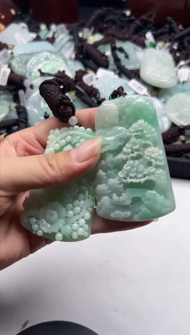 【闪购商品】翡翠颈饰未镶嵌AA
