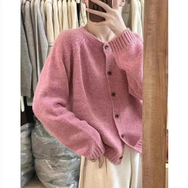 韩系温柔风气质圆领针织开衫女软糯减龄单排扣毛衣外套