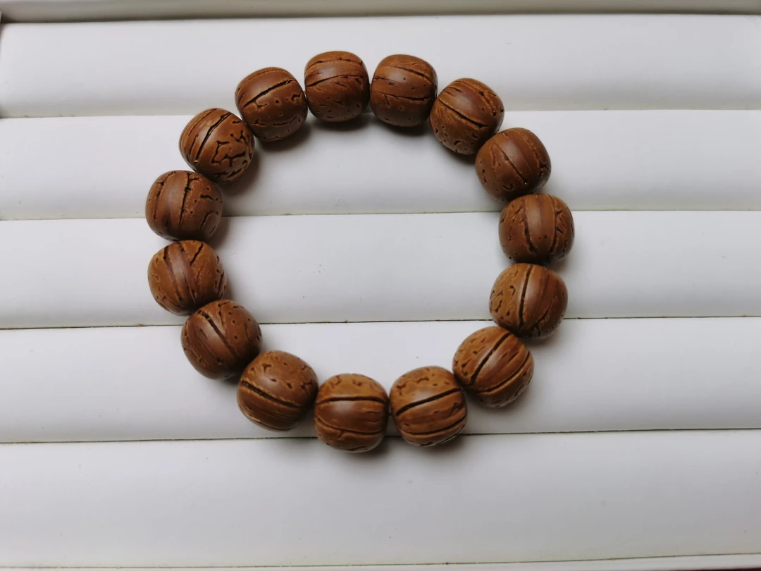 东北野生桃核手串