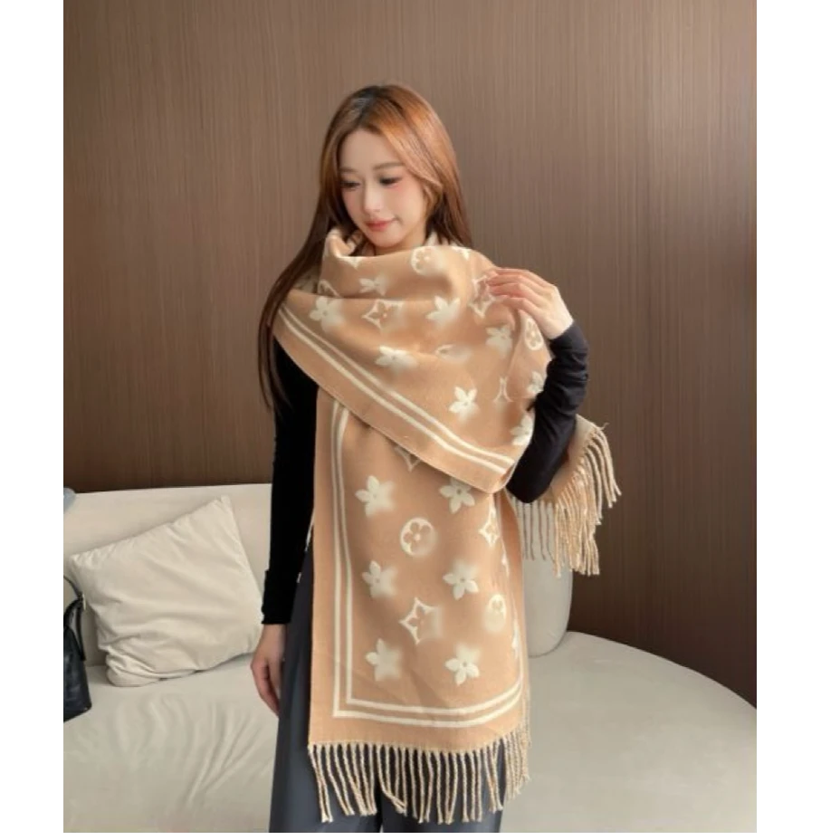 Love is long2024新款韩版复古五叶花围巾女披肩双面保暖围脖百搭