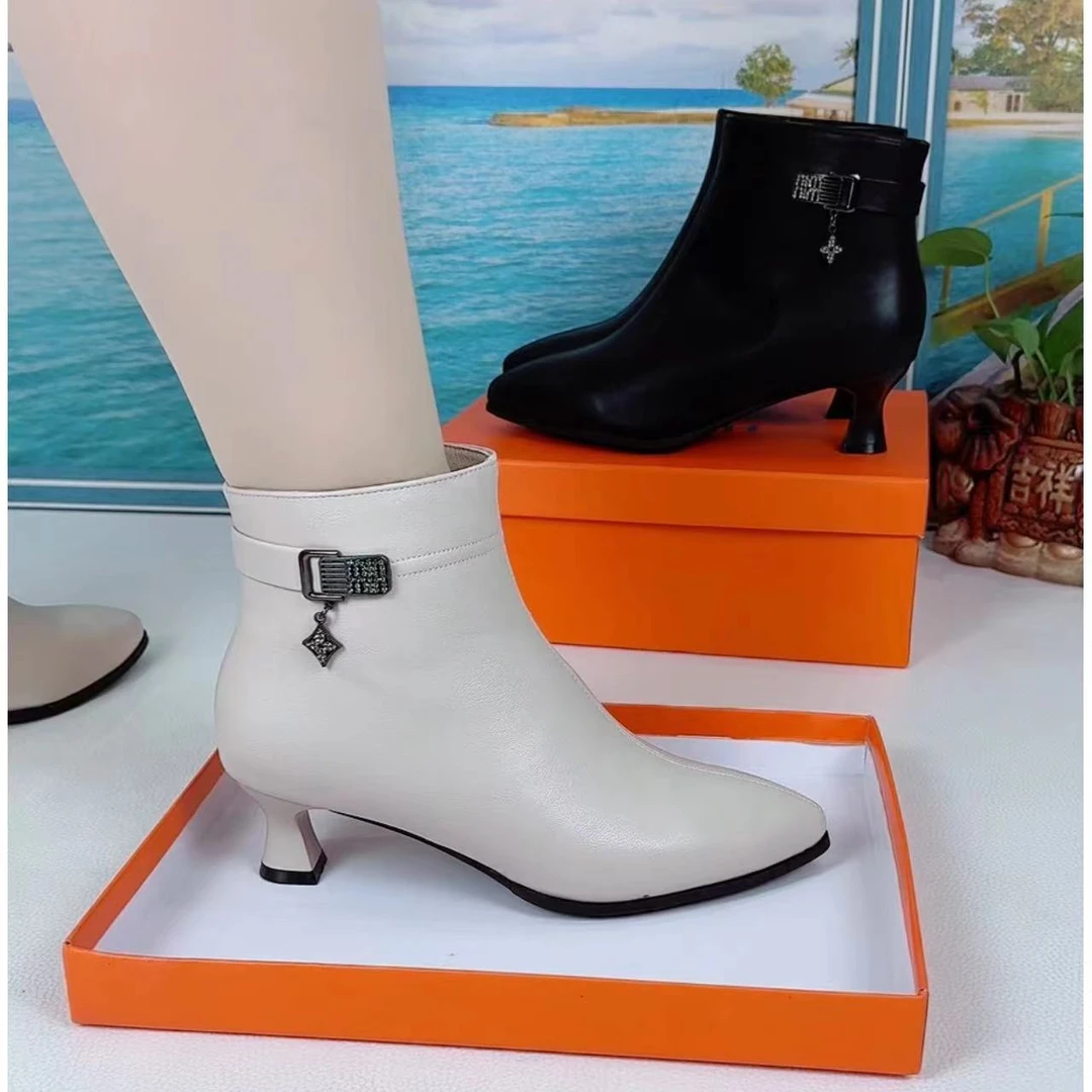 2024新款3公分细跟百搭秋冬款时尚法式小短靴3535