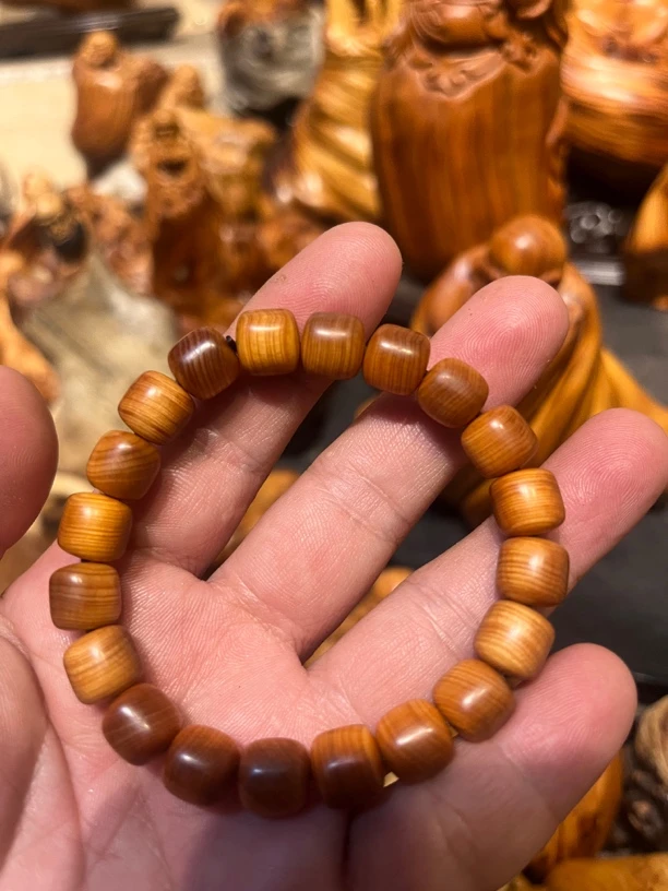 太行崖柏陈化高油料雕刻手串