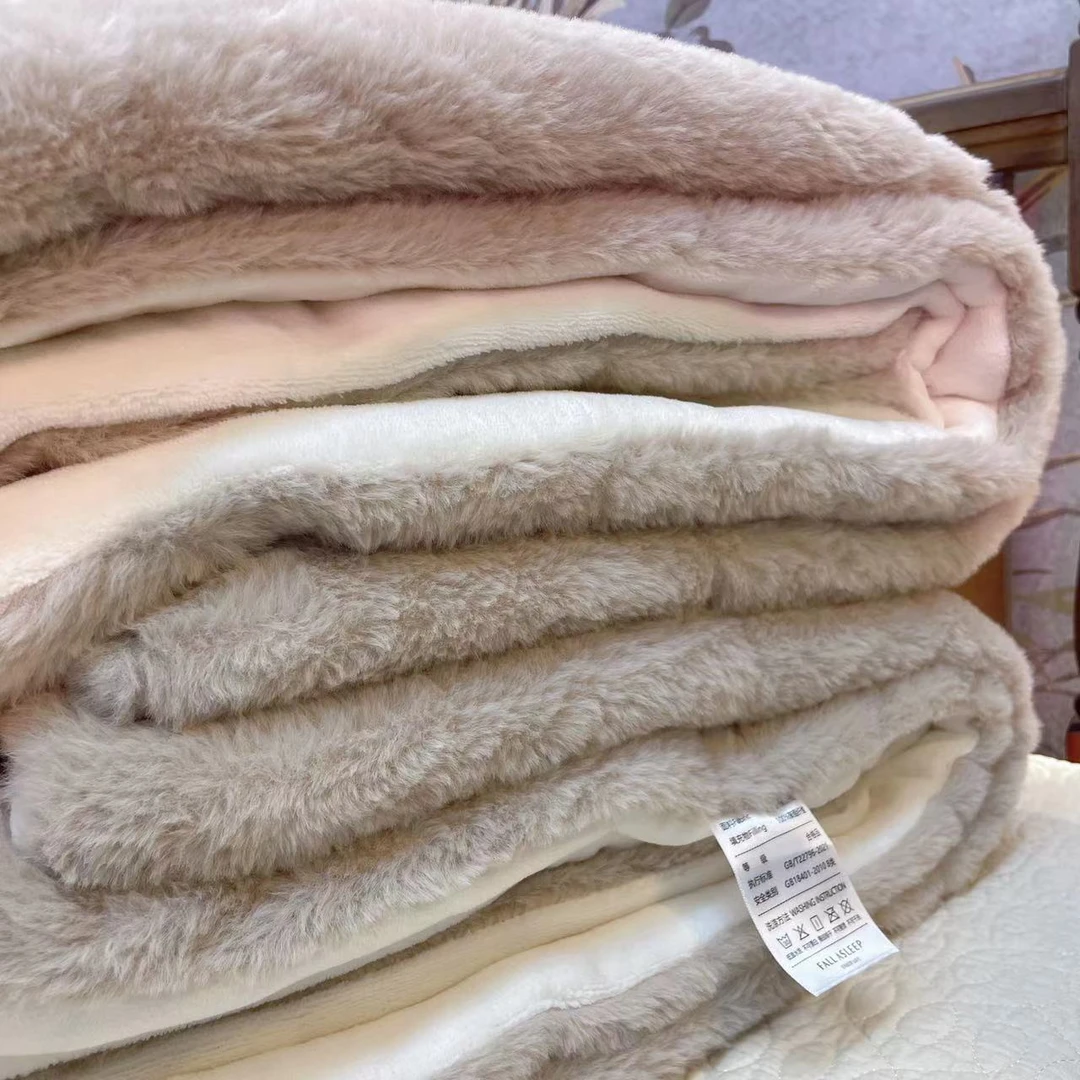 【热感被】加厚撸猫感午睡办公室盖毯230克牛奶仿獭兔毛沙发被子