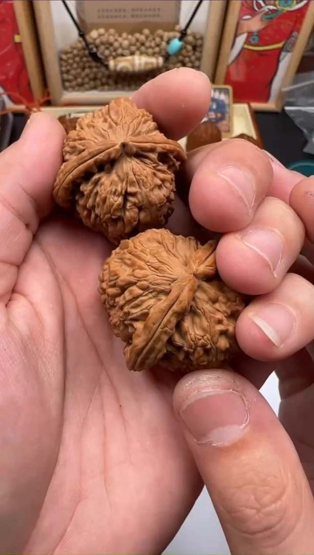 【闪购商品】文玩核桃把件一对