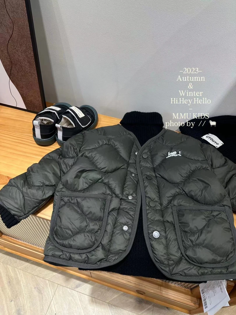 IU-8110 儿童冬季百搭休闲纯色拼接羽绒服