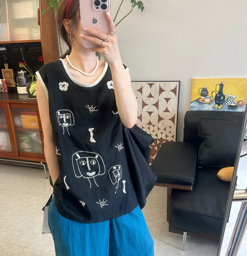 qiqi/琦琦推荐 宽松调性款刺绣娃娃头高品质正版亚麻背心无袖上衣