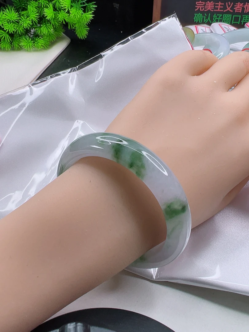 54圈天然缅甸翡翠A货飘花翡翠手镯少女爆款时尚冰胶玉手镯