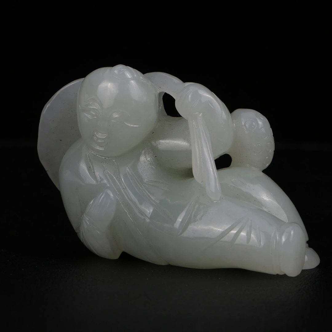 Lot21   清 和田玉持荷童子把件