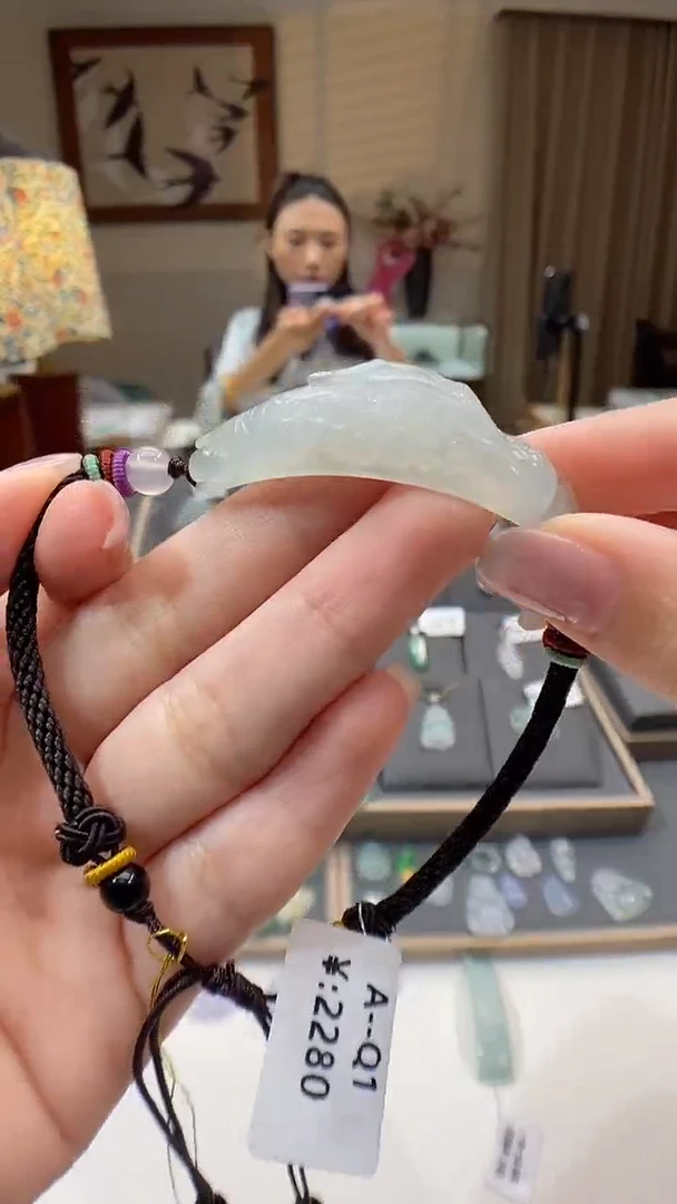 【闪购商品】翡翠颈饰未镶嵌手牌