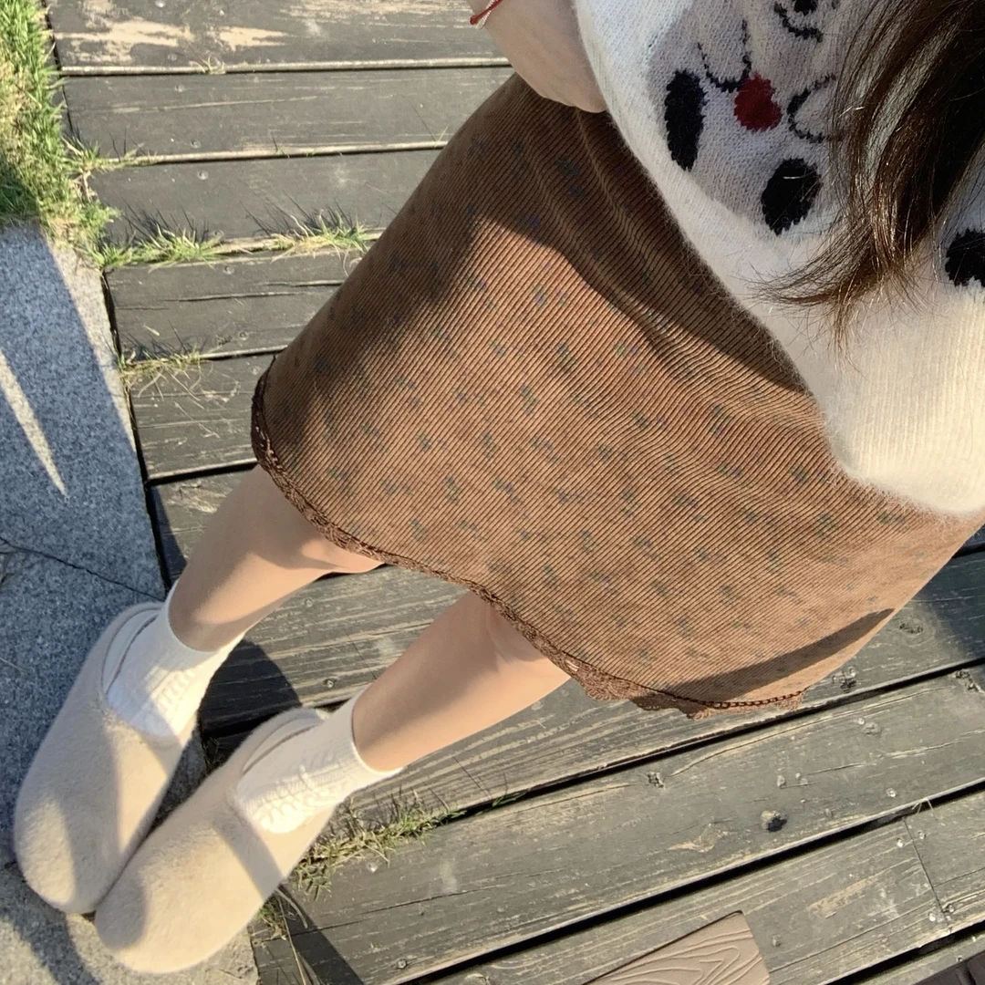 毛小兔2024秋冬新款碎花灯芯绒中裙