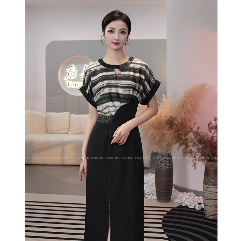 现货2025夏季新款【Q24-X602】轻奢小众收腰显瘦黑色拼接连衣裙