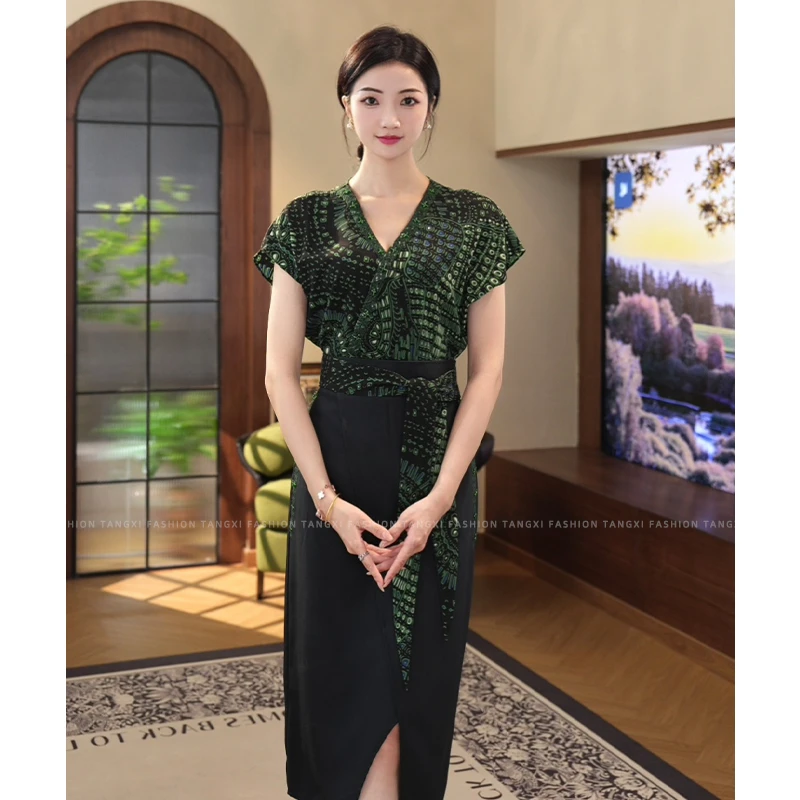 2025夏季新款【1733】复古优雅气质显瘦收腰v领时尚绿色印花连衣裙