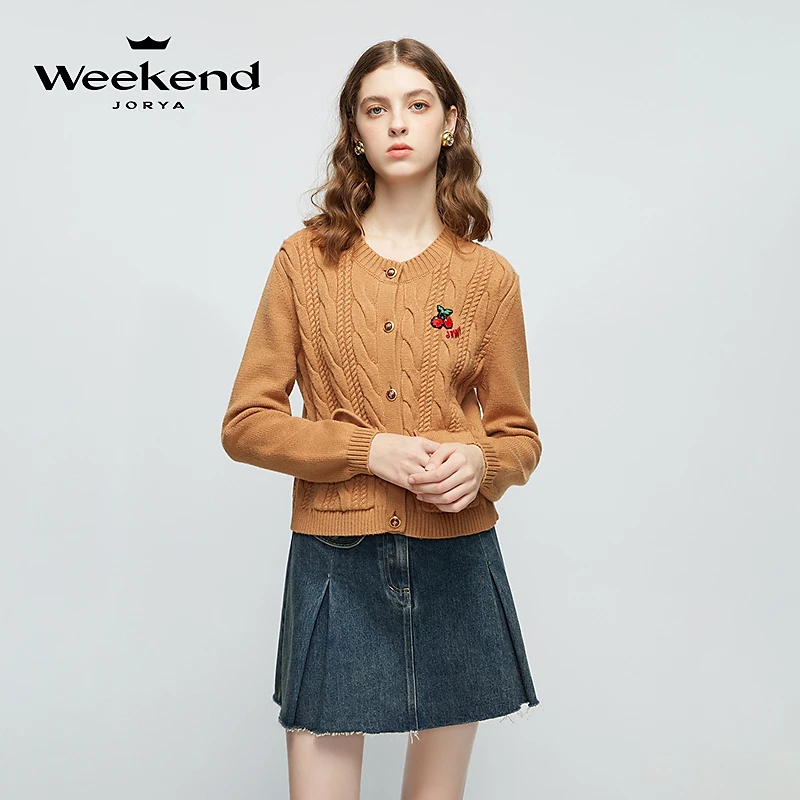 卓雅周末24绞花樱桃刺绣口袋针织衫上衣EJWEAF28