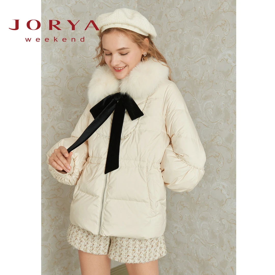 卓雅周末冬珠饰毛领蝴蝶结压褶羽绒服EJWCDQ33