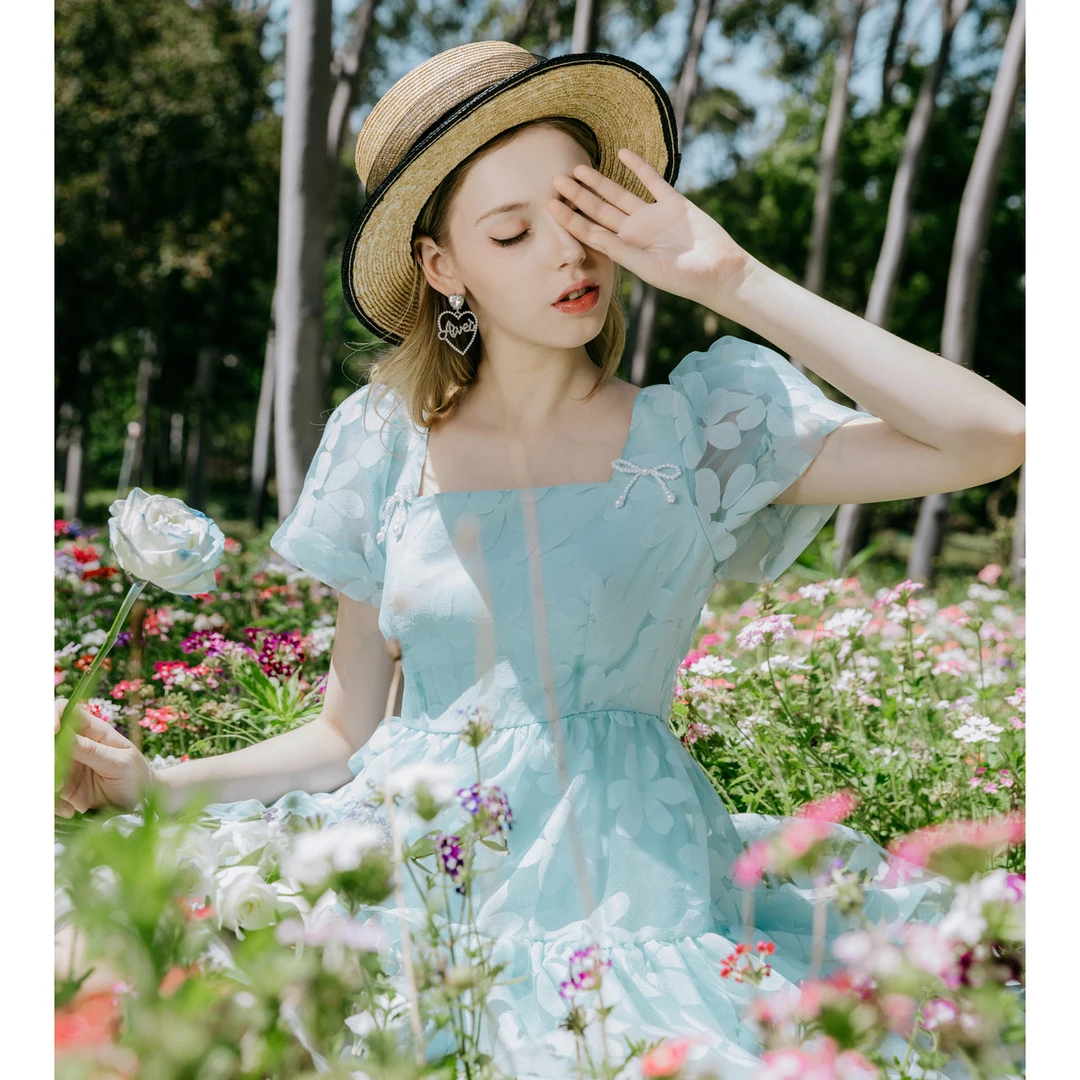 AIVEI法式方领泡泡袖高腰连衣裙P01W0014