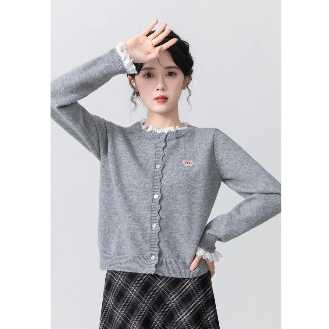 灰色针织开衫外套女春秋2025新款温柔风蕾丝花边毛衣别致短款上衣