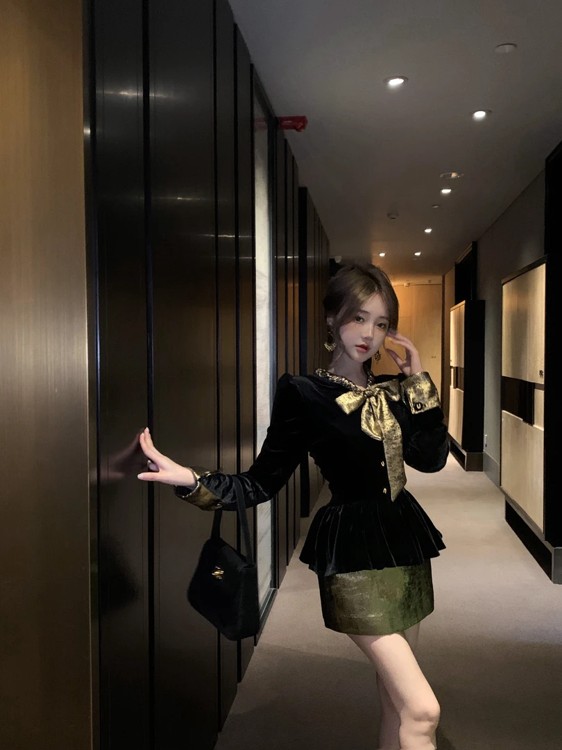 高级感辣妹气质丝绒V领蝴蝶结长袖衬衫上衣女秋冬新款显瘦半身裙