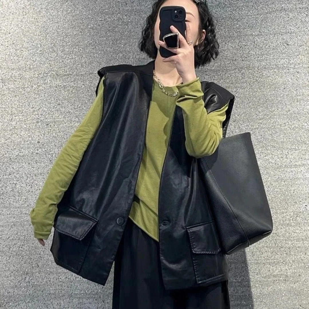 欧货黑色宽松V领皮衣马夹背心坎肩女2023年春装新款休闲马甲外套
