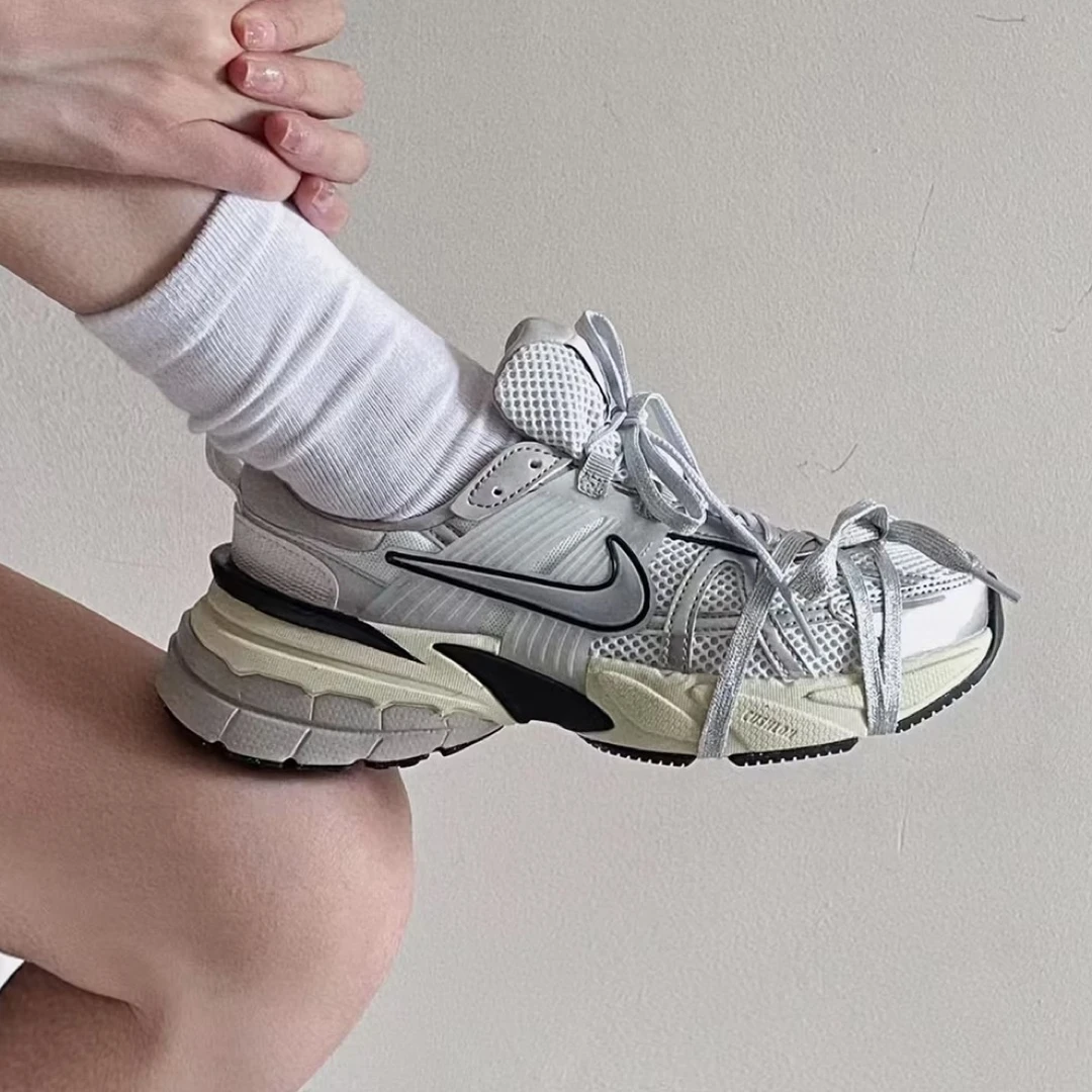 NIKE/耐克V2K Runtekk厚底老爹鞋低帮机能跑步鞋FD0736-100