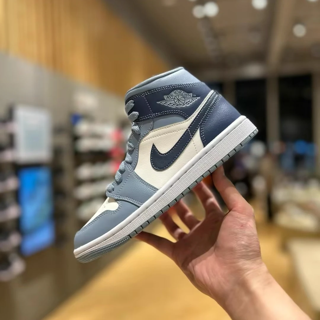 【门店专属】女子板鞋AIR JORDAN 1时尚复古潮流休闲鞋BQ6472-140