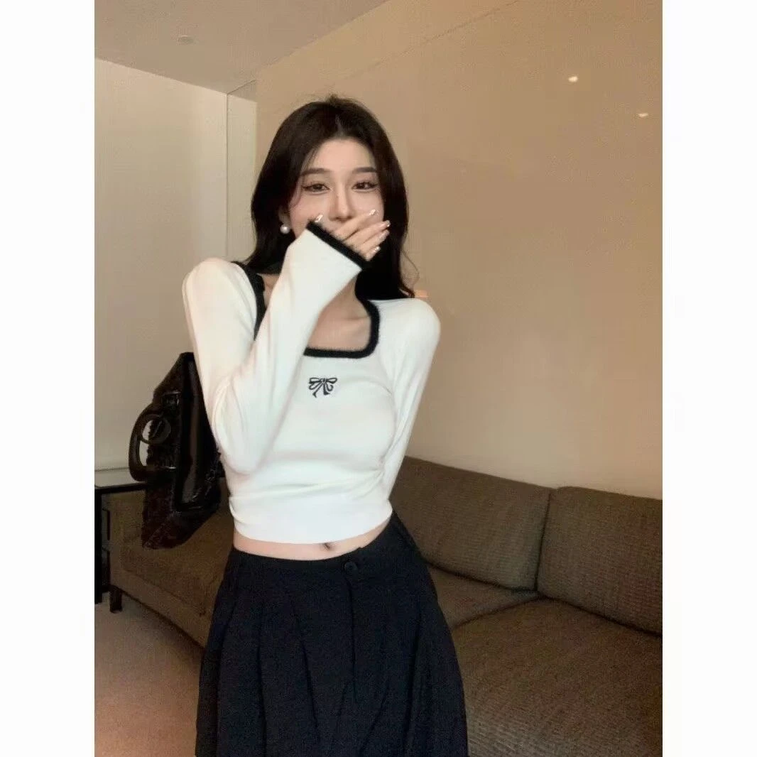 修身方领刺绣打底衫T恤女设计感秋冬毛边内搭纯欲高级感长袖ins潮