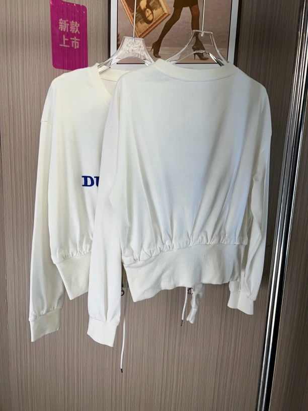 2377品牌撤柜女装剪标时尚设计款宽松卫衣