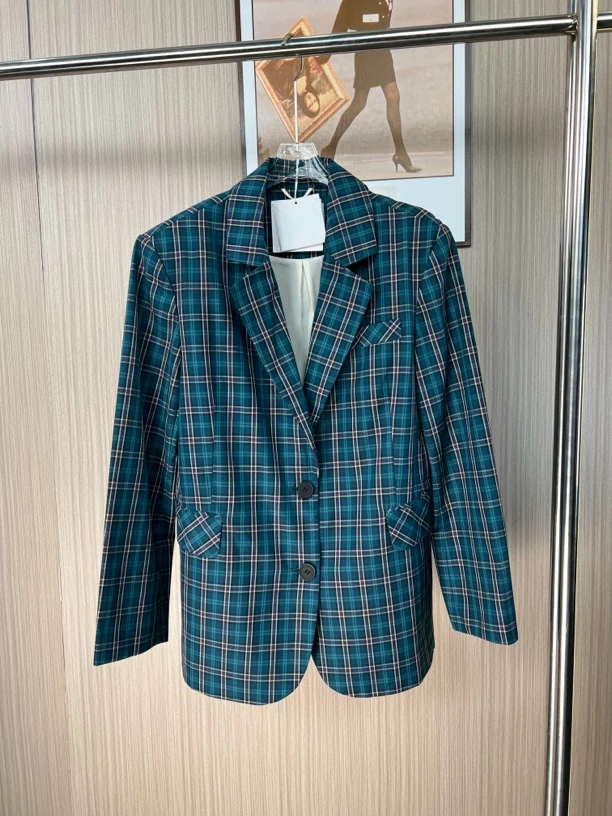 633品牌撤柜女装曼家时尚设计款西装外套