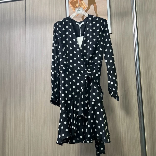 095品牌撤柜女装曼家时尚设计款波点气质连衣裙